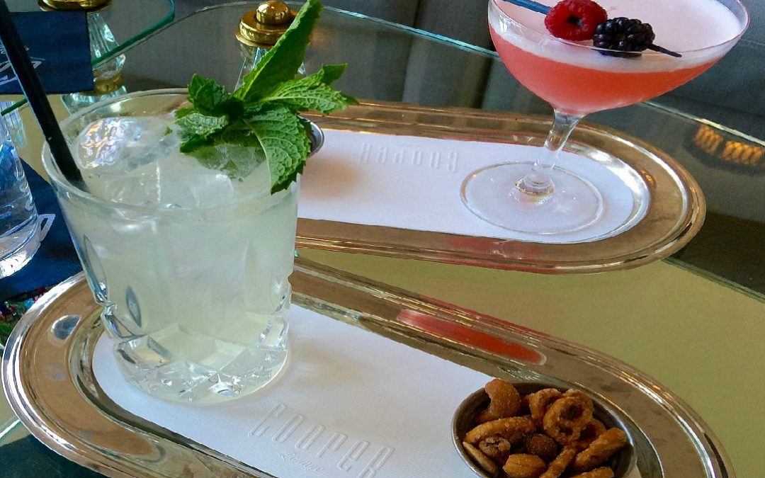 The Cooper Lounge in Denver Union Station is one of my favorite cocktail bars in the world. It takes me back in time with a spectacular atmosphere, great craft cocktails and other local delicacies. A must for any Denver trip. Where to go in Denver, where to eat in Denver, Best things to do in Denver Colorado.